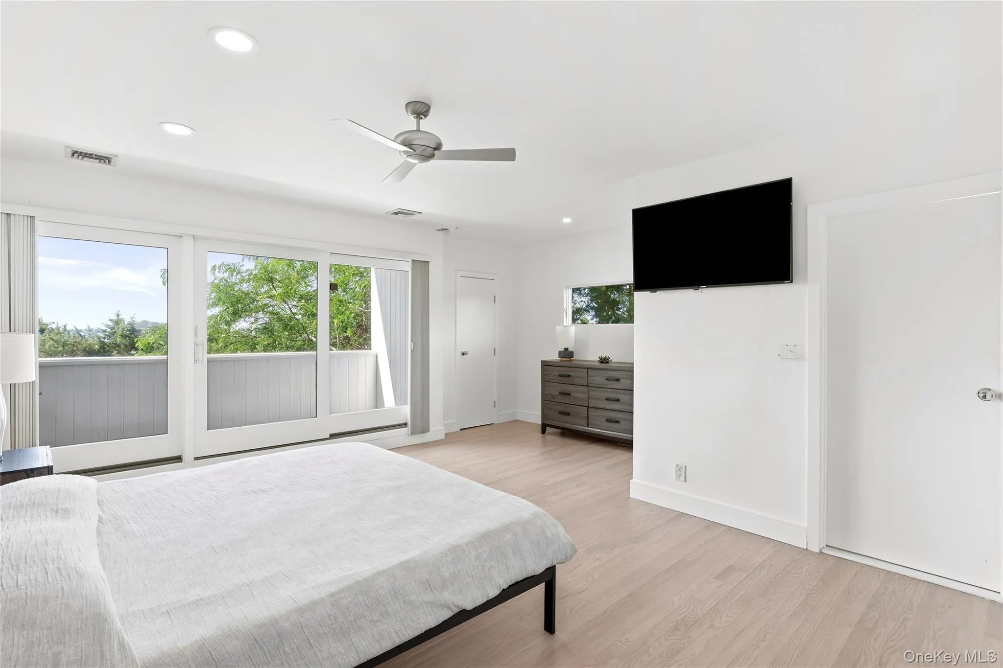 12 Bay Meadow Lane, Southampton, NY, 4 Bedrooms Bedrooms, 8 Rooms Rooms,3 BathroomsBathrooms,Residential,For Rent,Bay Meadow,0,1025018 12 Bay Meadow Lane, Southampton, NY, 4 Bedrooms Bedrooms, 8 Rooms Rooms,3 BathroomsBathrooms,Residential,For Rent,Bay Meadow,0,1025018