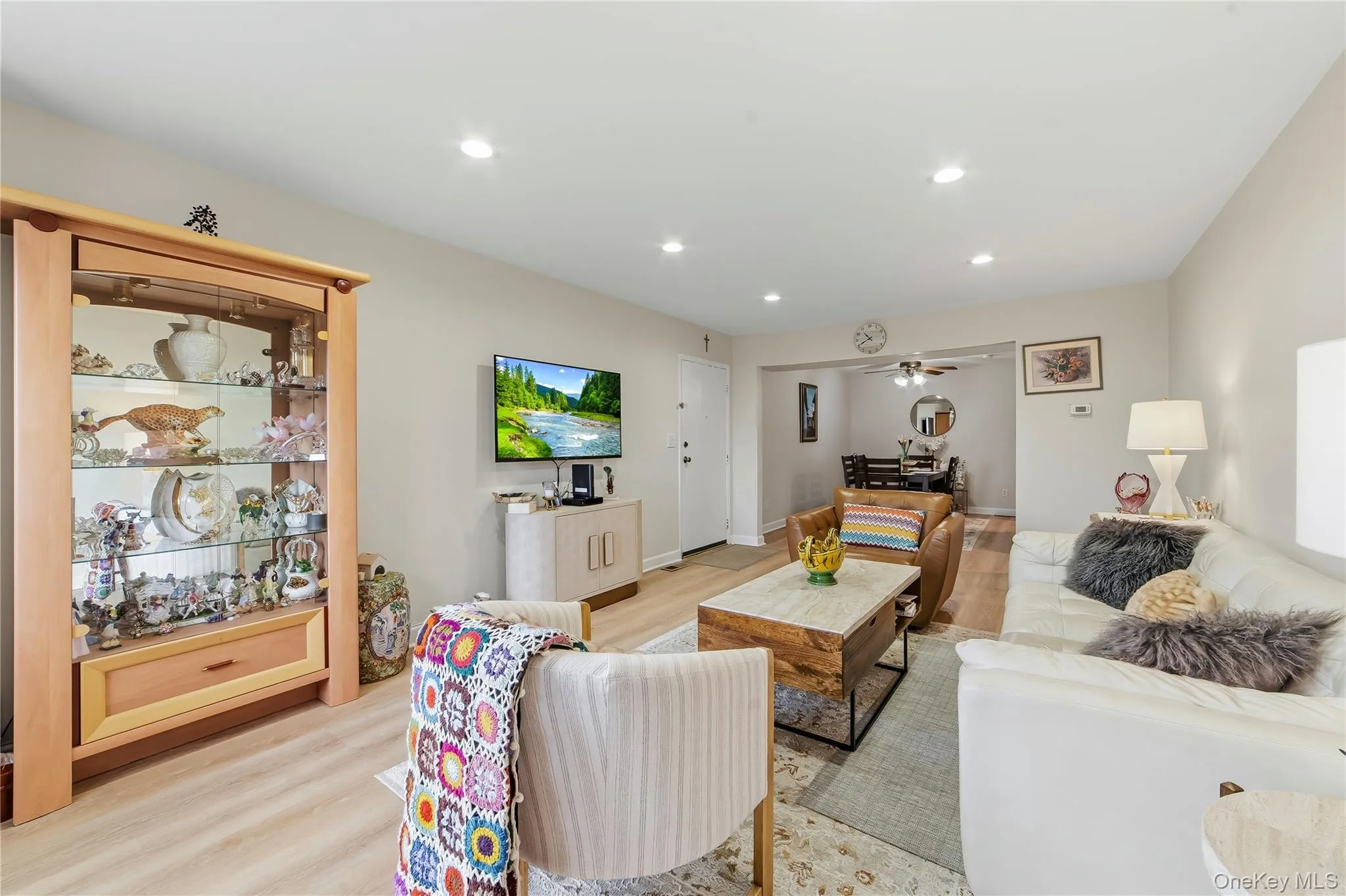 Ample space for all your furniture and guests. Ample space for all your furniture and guests.