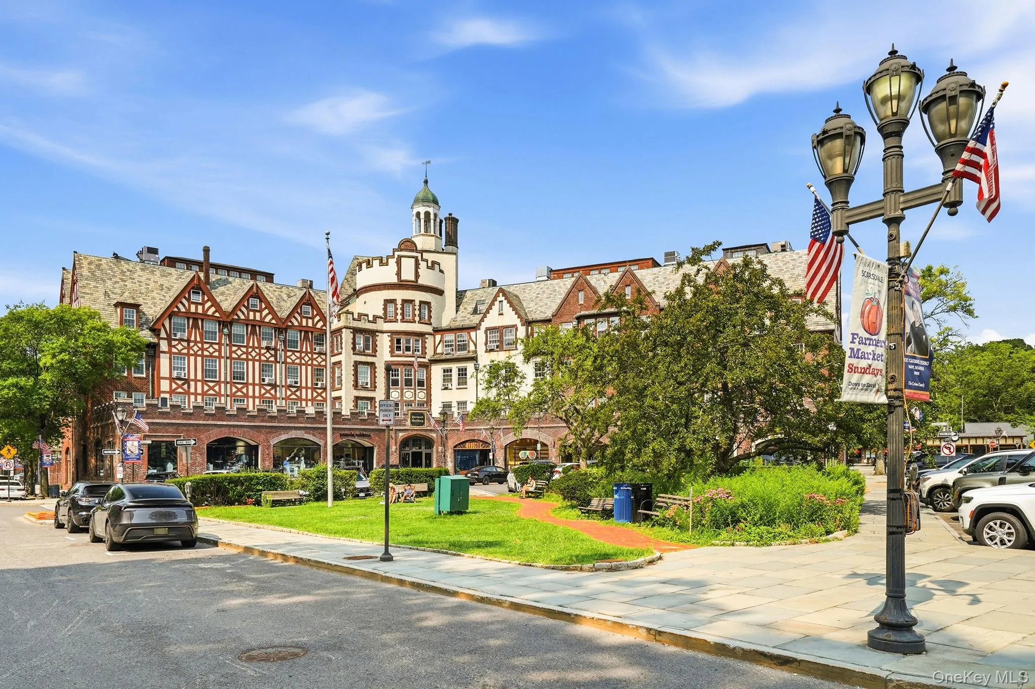 Scarsdale Village - a charming village with restaurants, shops and a train station. Scarsdale Village - a charming village with restaurants, shops and a train station.