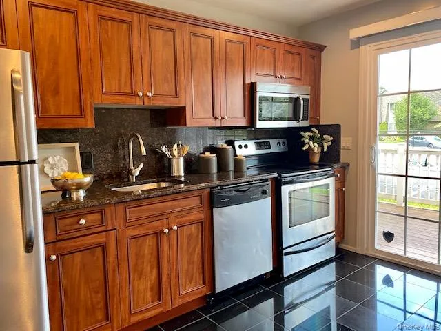 2 Claire Court, Babylon, NY, 1 Bedroom Bedrooms, 4 Rooms Rooms,1 BathroomBathrooms,Residential Lease,For Rent,Claire,0,1025025 2 Claire Court, Babylon, NY, 1 Bedroom Bedrooms, 4 Rooms Rooms,1 BathroomBathrooms,Residential Lease,For Rent,Claire,0,1025025