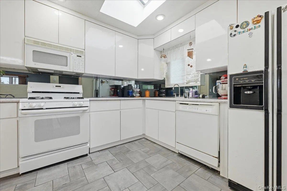 167 Lyon Street, Hempstead, NY, 4 Bedrooms Bedrooms, 10 Rooms Rooms,3 BathroomsBathrooms,Residential,For Rent,Lyon,0,1025030 167 Lyon Street, Hempstead, NY, 4 Bedrooms Bedrooms, 10 Rooms Rooms,3 BathroomsBathrooms,Residential,For Rent,Lyon,0,1025030
