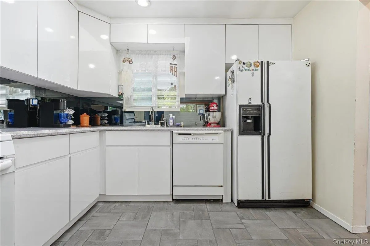 167 Lyon Street, Hempstead, NY, 4 Bedrooms Bedrooms, 10 Rooms Rooms,3 BathroomsBathrooms,Residential,For Rent,Lyon,0,1025030 167 Lyon Street, Hempstead, NY, 4 Bedrooms Bedrooms, 10 Rooms Rooms,3 BathroomsBathrooms,Residential,For Rent,Lyon,0,1025030