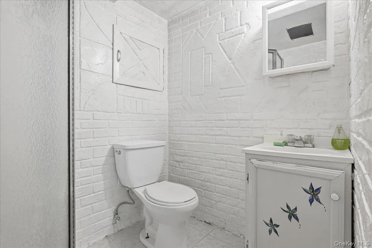 167 Lyon Street, Hempstead, NY, 4 Bedrooms Bedrooms, 10 Rooms Rooms,3 BathroomsBathrooms,Residential,For Rent,Lyon,0,1025030 167 Lyon Street, Hempstead, NY, 4 Bedrooms Bedrooms, 10 Rooms Rooms,3 BathroomsBathrooms,Residential,For Rent,Lyon,0,1025030