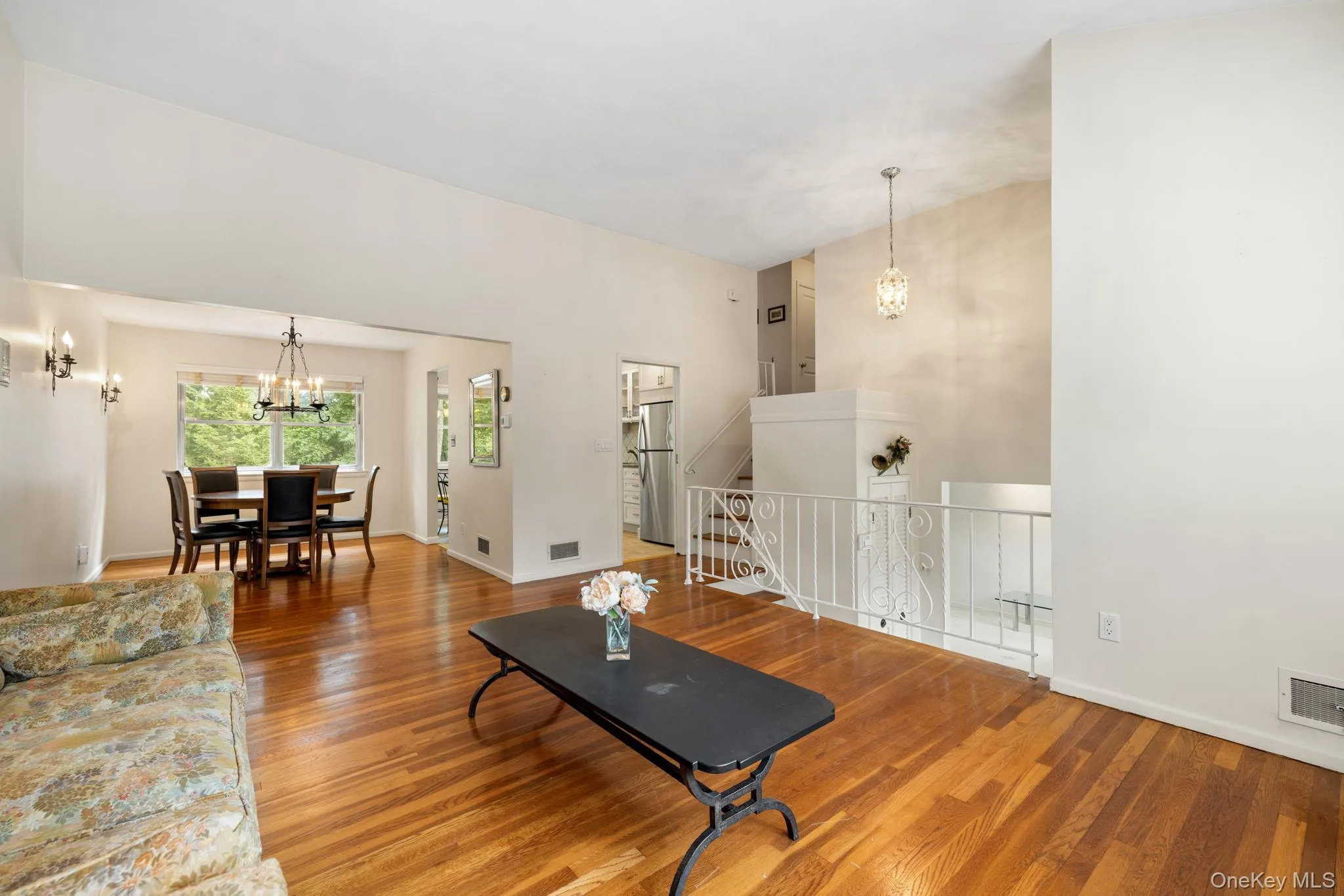 28 Stratford Place, Clarkstown, NY, 3 Bedrooms Bedrooms, 7 Rooms Rooms,1 BathroomBathrooms,Residential,For Rent,Stratford,0,1025036 28 Stratford Place, Clarkstown, NY, 3 Bedrooms Bedrooms, 7 Rooms Rooms,1 BathroomBathrooms,Residential,For Rent,Stratford,0,1025036