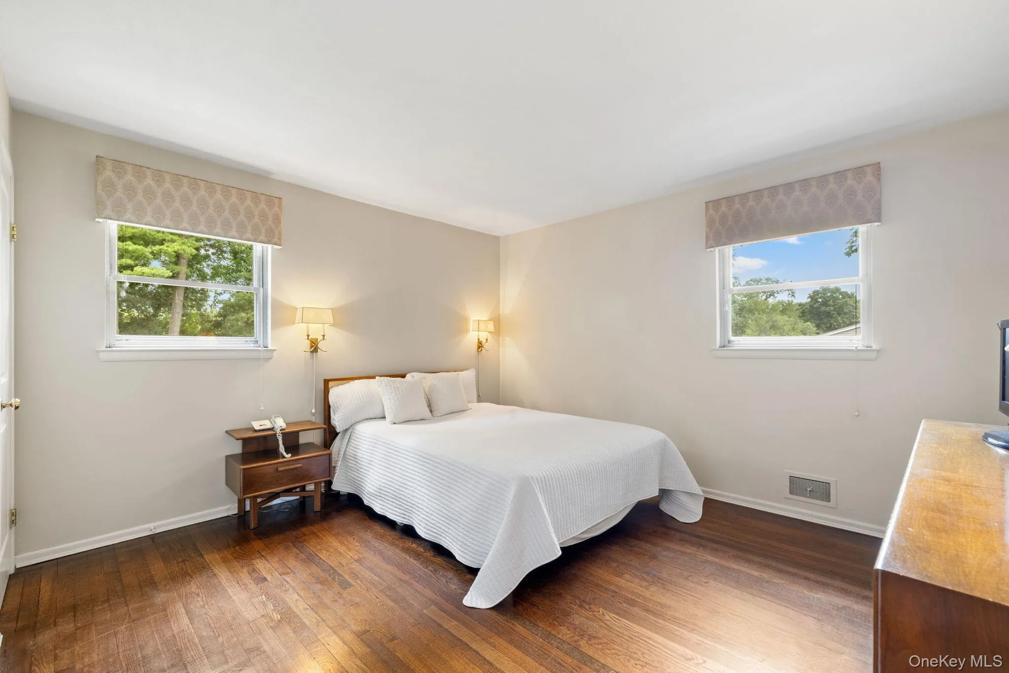 28 Stratford Place, Clarkstown, NY, 3 Bedrooms Bedrooms, 7 Rooms Rooms,1 BathroomBathrooms,Residential,For Rent,Stratford,0,1025036 28 Stratford Place, Clarkstown, NY, 3 Bedrooms Bedrooms, 7 Rooms Rooms,1 BathroomBathrooms,Residential,For Rent,Stratford,0,1025036
