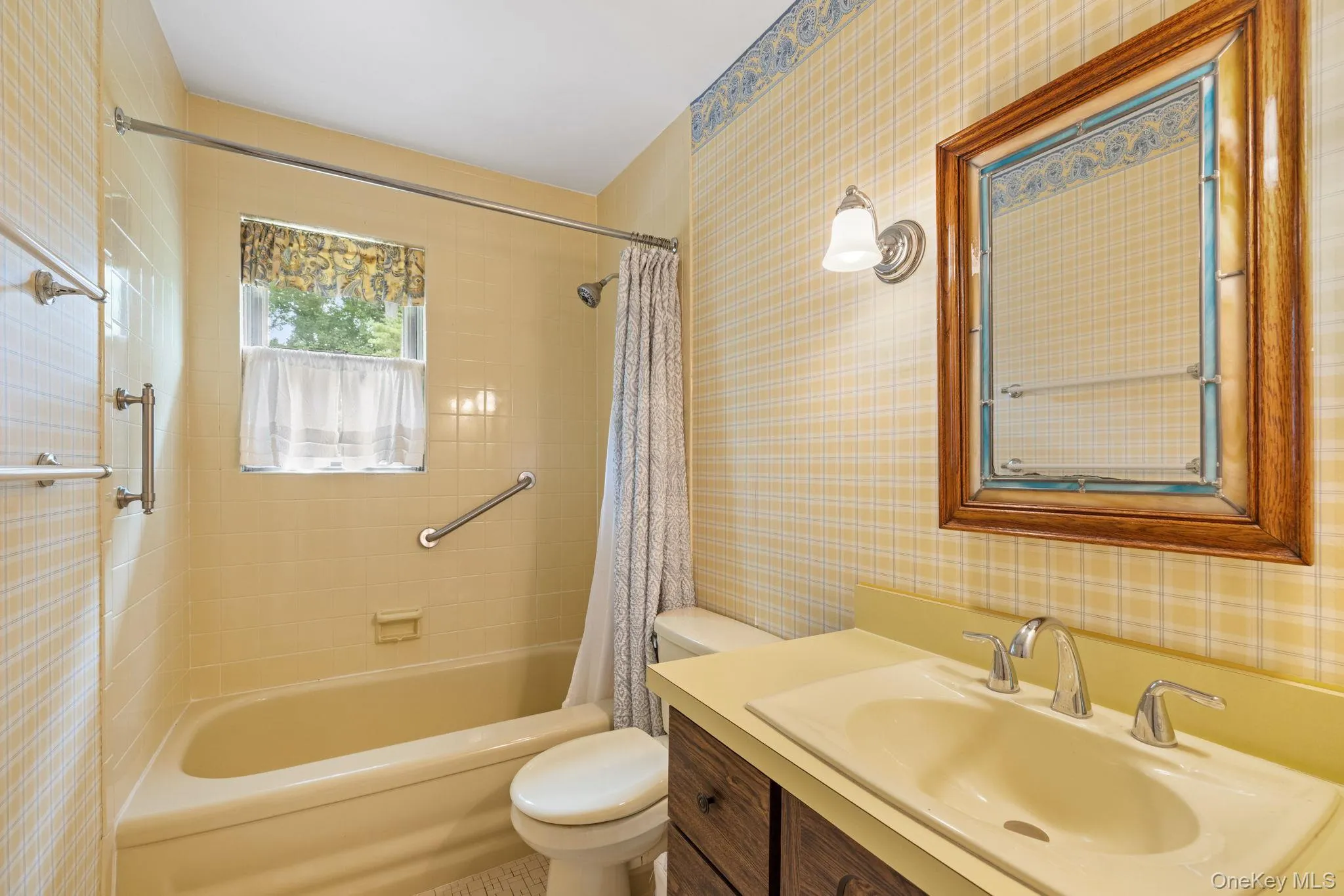 28 Stratford Place, Clarkstown, NY, 3 Bedrooms Bedrooms, 7 Rooms Rooms,1 BathroomBathrooms,Residential,For Rent,Stratford,0,1025036 28 Stratford Place, Clarkstown, NY, 3 Bedrooms Bedrooms, 7 Rooms Rooms,1 BathroomBathrooms,Residential,For Rent,Stratford,0,1025036