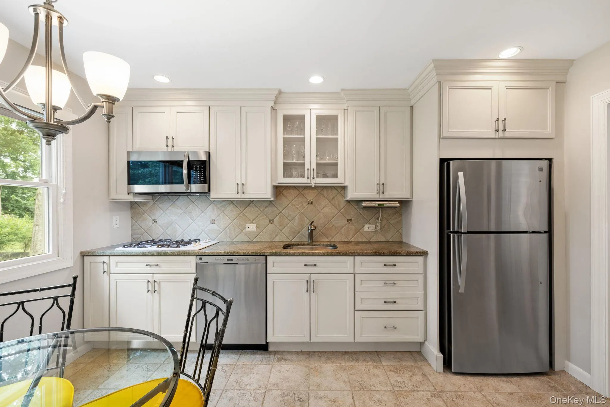 28 Stratford Place, Clarkstown, NY, 3 Bedrooms Bedrooms, 7 Rooms Rooms,1 BathroomBathrooms,Residential,For Rent,Stratford,0,1025036 28 Stratford Place, Clarkstown, NY, 3 Bedrooms Bedrooms, 7 Rooms Rooms,1 BathroomBathrooms,Residential,For Rent,Stratford,0,1025036
