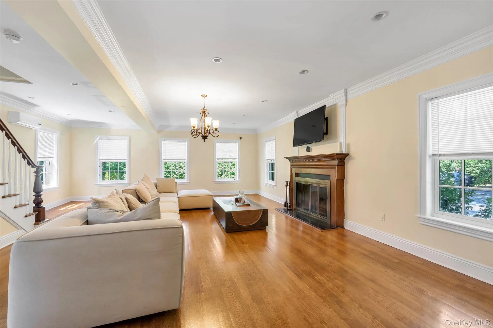 240-02 Poplar Street, New York, NY, 5 Bedrooms Bedrooms, 9 Rooms Rooms,3 BathroomsBathrooms,Residential,For Rent,Poplar,0,1025047 240-02 Poplar Street, New York, NY, 5 Bedrooms Bedrooms, 9 Rooms Rooms,3 BathroomsBathrooms,Residential,For Rent,Poplar,0,1025047