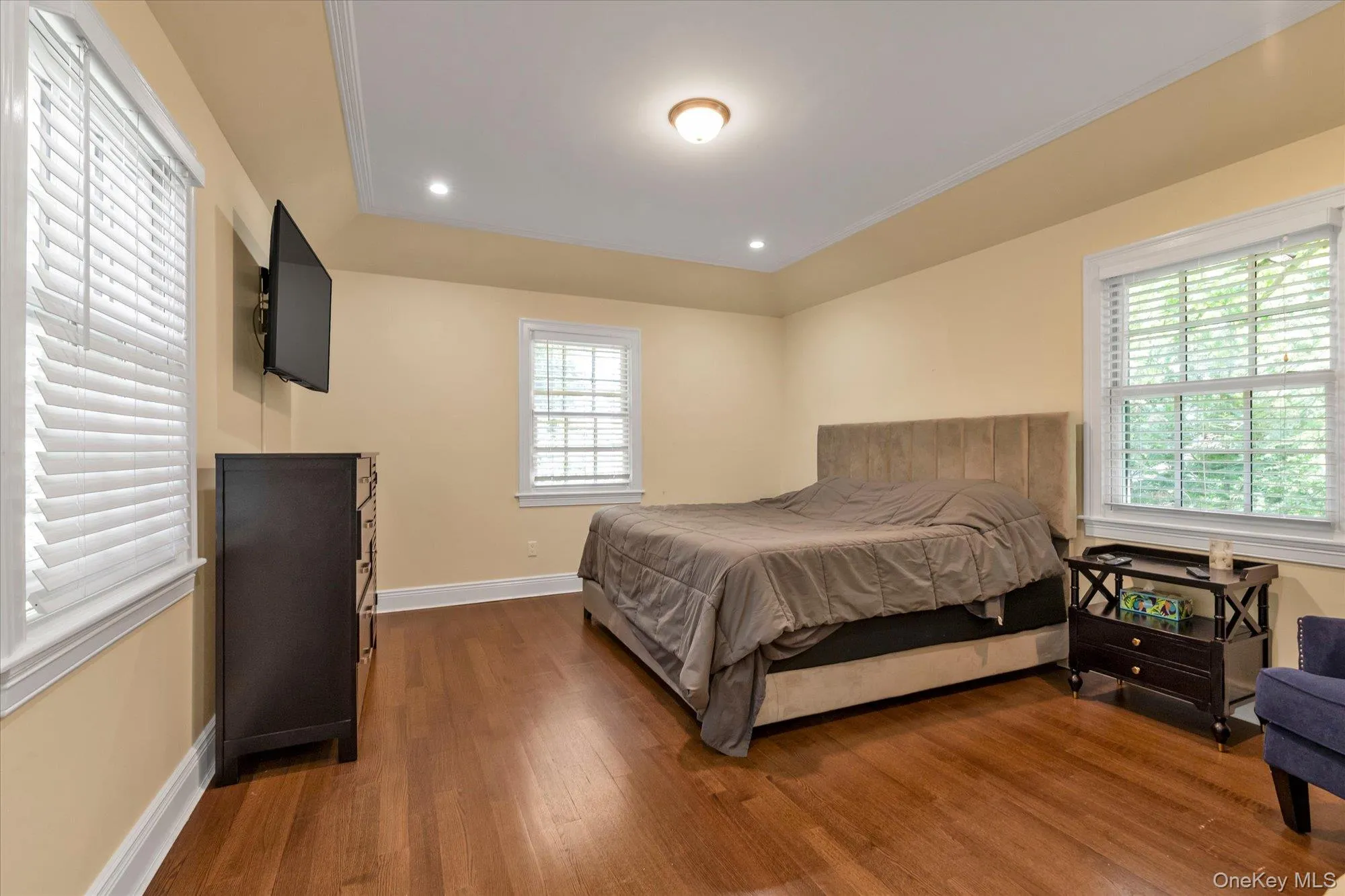240-02 Poplar Street, New York, NY, 5 Bedrooms Bedrooms, 9 Rooms Rooms,3 BathroomsBathrooms,Residential,For Rent,Poplar,0,1025047 240-02 Poplar Street, New York, NY, 5 Bedrooms Bedrooms, 9 Rooms Rooms,3 BathroomsBathrooms,Residential,For Rent,Poplar,0,1025047