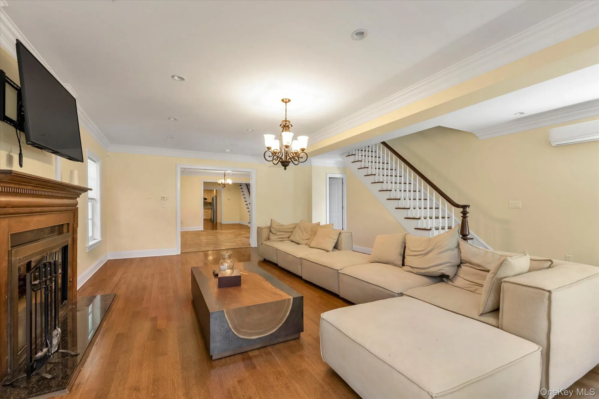 240-02 Poplar Street, New York, NY, 5 Bedrooms Bedrooms, 9 Rooms Rooms,3 BathroomsBathrooms,Residential,For Rent,Poplar,0,1025047 240-02 Poplar Street, New York, NY, 5 Bedrooms Bedrooms, 9 Rooms Rooms,3 BathroomsBathrooms,Residential,For Rent,Poplar,0,1025047
