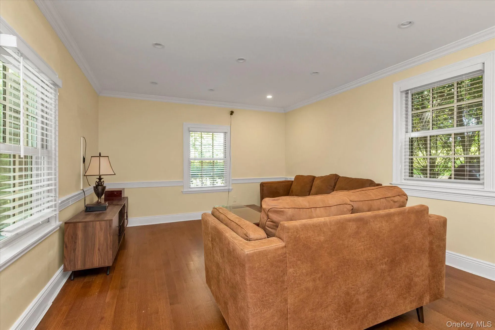 240-02 Poplar Street, New York, NY, 5 Bedrooms Bedrooms, 9 Rooms Rooms,3 BathroomsBathrooms,Residential,For Rent,Poplar,0,1025047 240-02 Poplar Street, New York, NY, 5 Bedrooms Bedrooms, 9 Rooms Rooms,3 BathroomsBathrooms,Residential,For Rent,Poplar,0,1025047