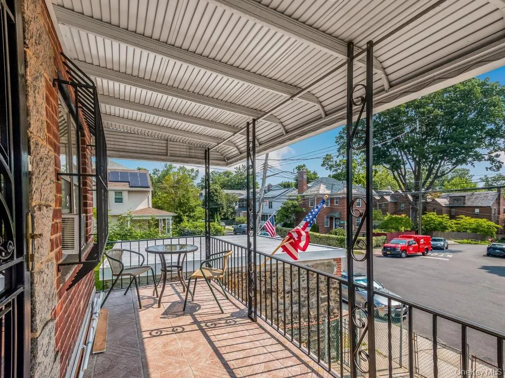 6003 Tyndall Avenue, New York, NY, 3 Bedrooms Bedrooms, 8 Rooms Rooms,1 BathroomBathrooms,Residential,For Rent,Tyndall,0,1025050 6003 Tyndall Avenue, New York, NY, 3 Bedrooms Bedrooms, 8 Rooms Rooms,1 BathroomBathrooms,Residential,For Rent,Tyndall,0,1025050