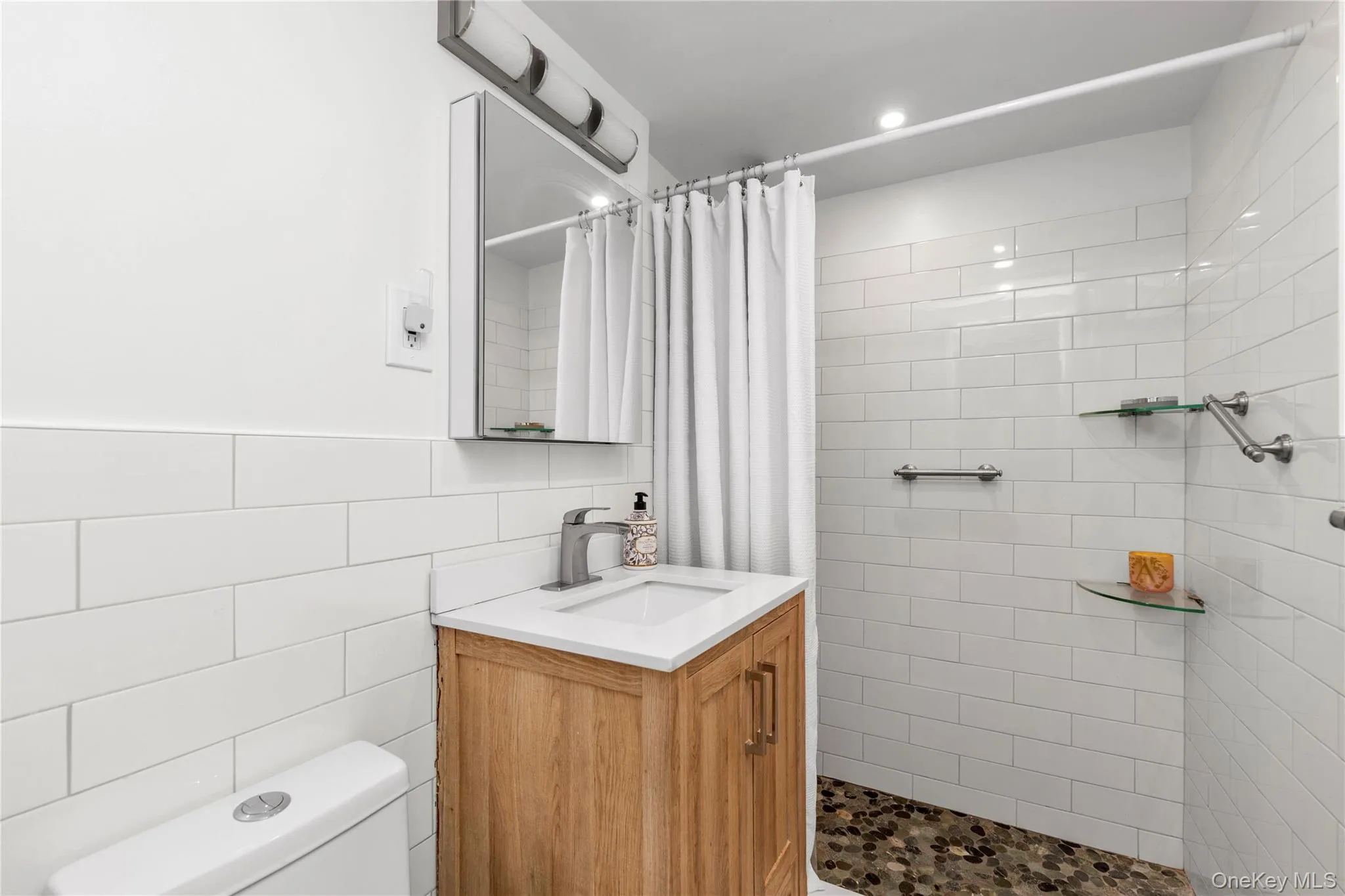 35-31 85th Street, New York, NY, 3 Bedrooms Bedrooms, 6 Rooms Rooms,1 BathroomBathrooms,Residential,For Rent,85th,0,1025063 35-31 85th Street, New York, NY, 3 Bedrooms Bedrooms, 6 Rooms Rooms,1 BathroomBathrooms,Residential,For Rent,85th,0,1025063