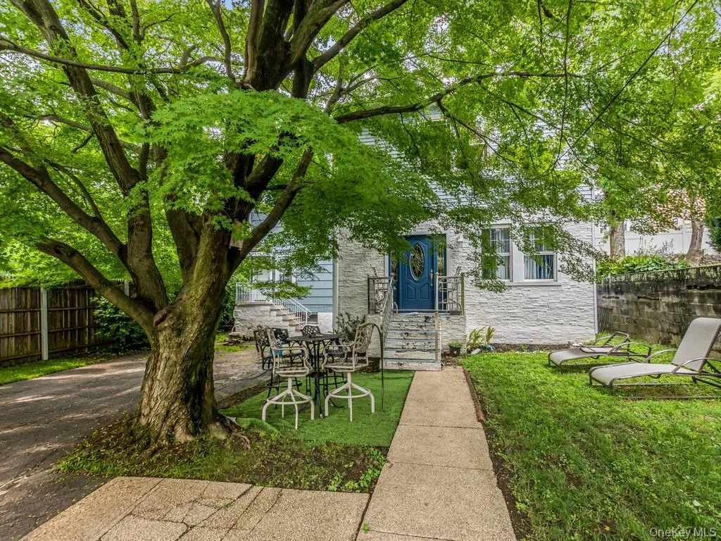 642 Park Avenue, Yonkers, NY, 3 Bedrooms Bedrooms, 6 Rooms Rooms,1 BathroomBathrooms,Residential,For Rent,Park,0,1025064 642 Park Avenue, Yonkers, NY, 3 Bedrooms Bedrooms, 6 Rooms Rooms,1 BathroomBathrooms,Residential,For Rent,Park,0,1025064