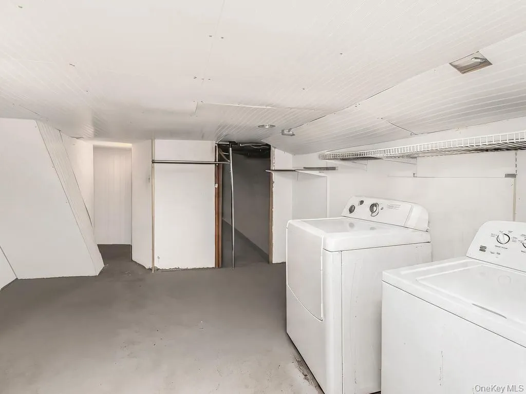 642 Park Avenue, Yonkers, NY, 3 Bedrooms Bedrooms, 6 Rooms Rooms,1 BathroomBathrooms,Residential,For Rent,Park,0,1025064 642 Park Avenue, Yonkers, NY, 3 Bedrooms Bedrooms, 6 Rooms Rooms,1 BathroomBathrooms,Residential,For Rent,Park,0,1025064
