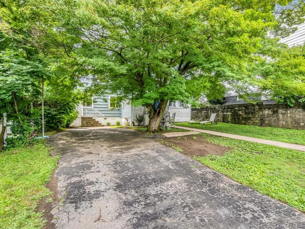 642 Park Avenue, Yonkers, NY, 3 Bedrooms Bedrooms, 6 Rooms Rooms,1 BathroomBathrooms,Residential,For Rent,Park,0,1025064 642 Park Avenue, Yonkers, NY, 3 Bedrooms Bedrooms, 6 Rooms Rooms,1 BathroomBathrooms,Residential,For Rent,Park,0,1025064