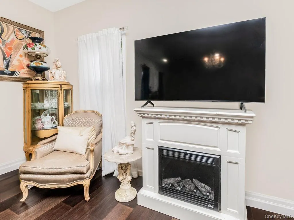 642 Park Avenue, Yonkers, NY, 3 Bedrooms Bedrooms, 6 Rooms Rooms,1 BathroomBathrooms,Residential,For Rent,Park,0,1025064 642 Park Avenue, Yonkers, NY, 3 Bedrooms Bedrooms, 6 Rooms Rooms,1 BathroomBathrooms,Residential,For Rent,Park,0,1025064