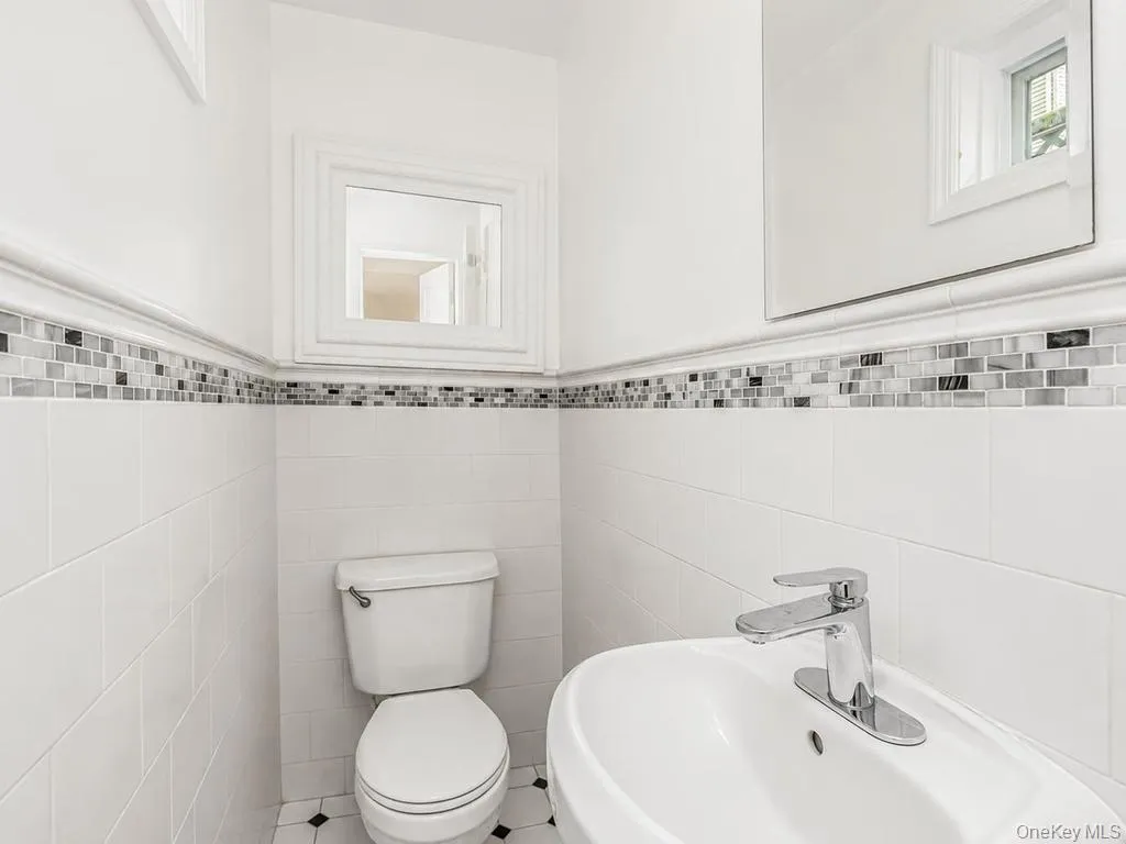 642 Park Avenue, Yonkers, NY, 3 Bedrooms Bedrooms, 6 Rooms Rooms,1 BathroomBathrooms,Residential,For Rent,Park,0,1025064 642 Park Avenue, Yonkers, NY, 3 Bedrooms Bedrooms, 6 Rooms Rooms,1 BathroomBathrooms,Residential,For Rent,Park,0,1025064