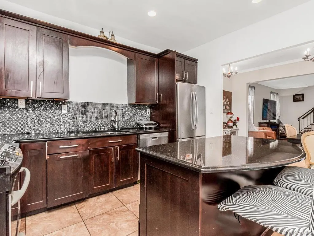 642 Park Avenue, Yonkers, NY, 3 Bedrooms Bedrooms, 6 Rooms Rooms,1 BathroomBathrooms,Residential,For Rent,Park,0,1025064 642 Park Avenue, Yonkers, NY, 3 Bedrooms Bedrooms, 6 Rooms Rooms,1 BathroomBathrooms,Residential,For Rent,Park,0,1025064