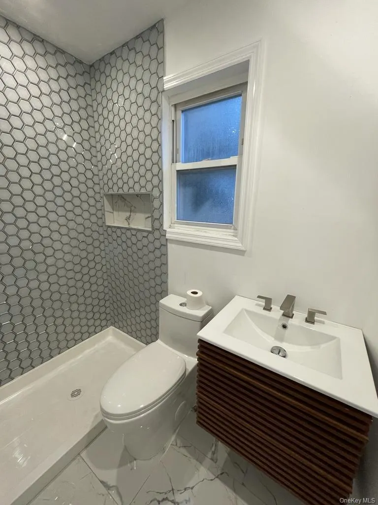 24607 137th Rd, New York, NY, 1 Bedroom Bedrooms, 3 Rooms Rooms,1 BathroomBathrooms,Residential Lease,For Rent,137th Rd,0,1025065 24607 137th Rd, New York, NY, 1 Bedroom Bedrooms, 3 Rooms Rooms,1 BathroomBathrooms,Residential Lease,For Rent,137th Rd,0,1025065