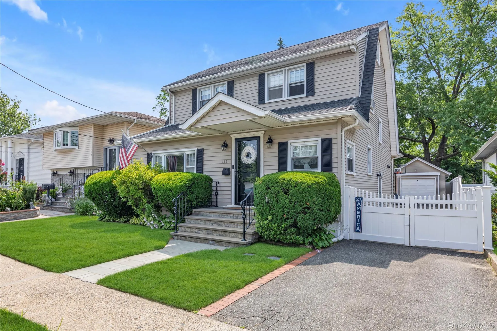 144 Buckingham Place, Hempstead, NY, 3 Bedrooms Bedrooms, 7 Rooms Rooms,2 BathroomsBathrooms,Residential,For Rent,Buckingham,0,1025070 144 Buckingham Place, Hempstead, NY, 3 Bedrooms Bedrooms, 7 Rooms Rooms,2 BathroomsBathrooms,Residential,For Rent,Buckingham,0,1025070