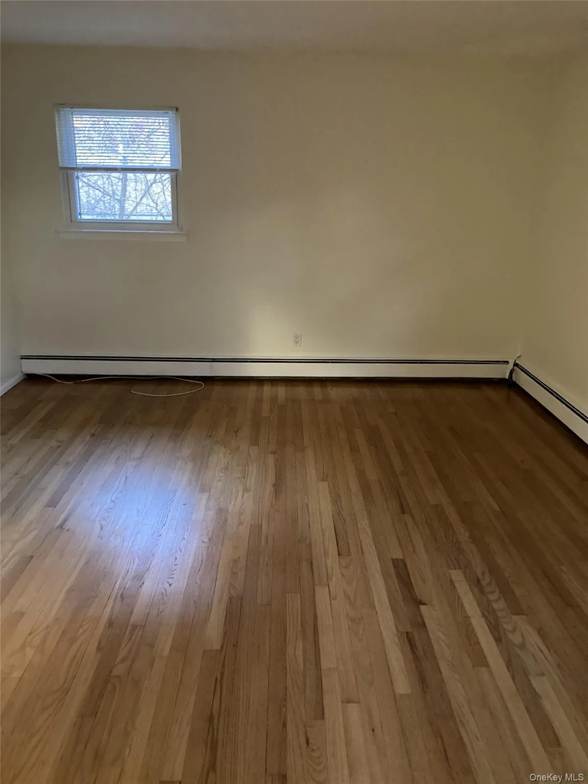 4 Chestnut Street, Brookhaven, NY, 3 Bedrooms Bedrooms, 6 Rooms Rooms,1 BathroomBathrooms,Residential Lease,For Rent,Chestnut,0,1025071 4 Chestnut Street, Brookhaven, NY, 3 Bedrooms Bedrooms, 6 Rooms Rooms,1 BathroomBathrooms,Residential Lease,For Rent,Chestnut,0,1025071
