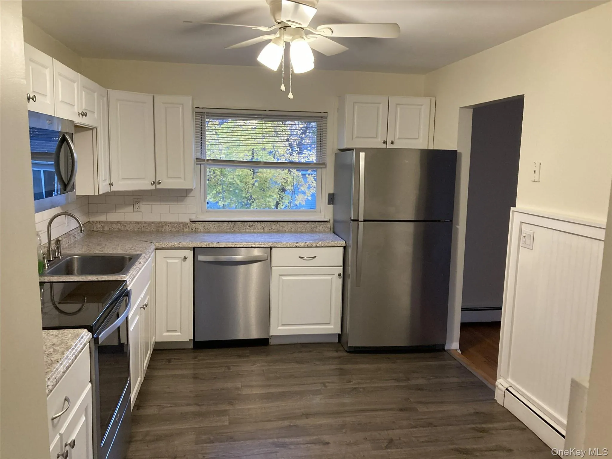 4 Chestnut Street, Brookhaven, NY, 3 Bedrooms Bedrooms, 6 Rooms Rooms,1 BathroomBathrooms,Residential Lease,For Rent,Chestnut,0,1025071 4 Chestnut Street, Brookhaven, NY, 3 Bedrooms Bedrooms, 6 Rooms Rooms,1 BathroomBathrooms,Residential Lease,For Rent,Chestnut,0,1025071