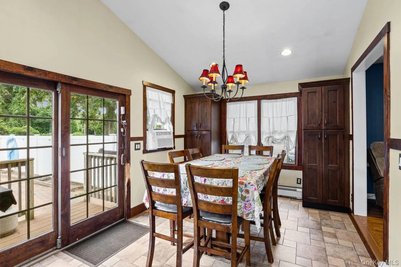 14 Tudor Road, Brookhaven, NY, 4 Bedrooms Bedrooms, 8 Rooms Rooms,2 BathroomsBathrooms,Residential,For Rent,Tudor,0,1025072 14 Tudor Road, Brookhaven, NY, 4 Bedrooms Bedrooms, 8 Rooms Rooms,2 BathroomsBathrooms,Residential,For Rent,Tudor,0,1025072