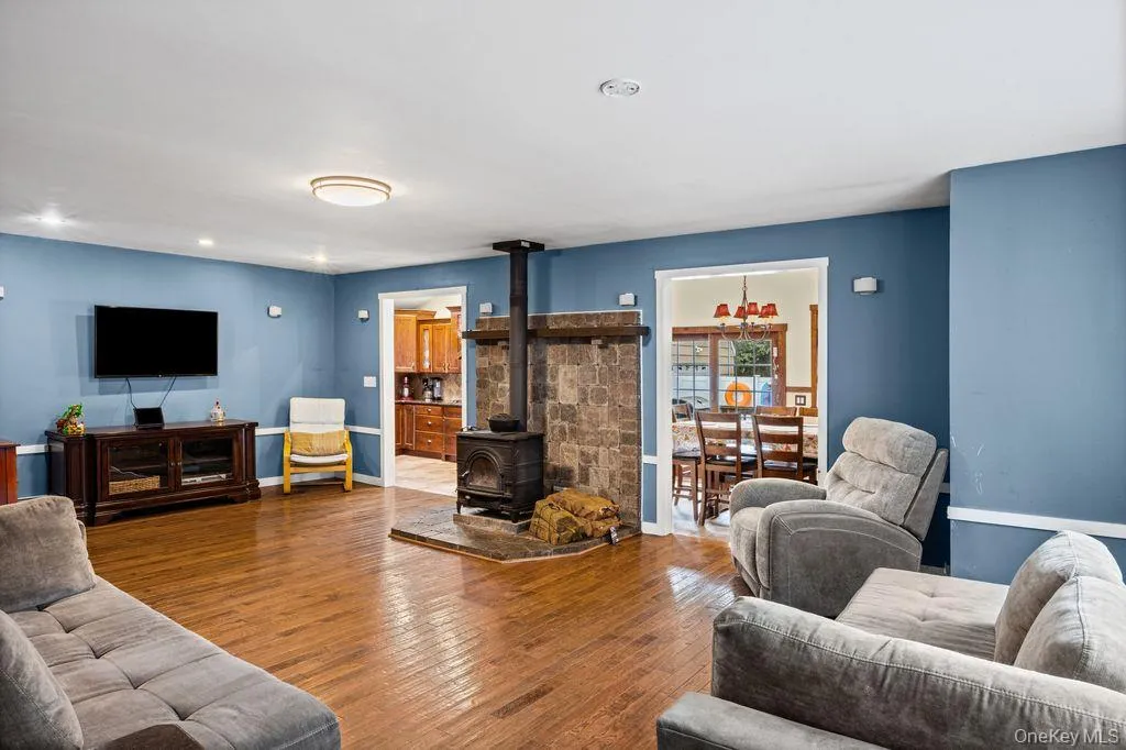 14 Tudor Road, Brookhaven, NY, 4 Bedrooms Bedrooms, 8 Rooms Rooms,2 BathroomsBathrooms,Residential,For Rent,Tudor,0,1025072 14 Tudor Road, Brookhaven, NY, 4 Bedrooms Bedrooms, 8 Rooms Rooms,2 BathroomsBathrooms,Residential,For Rent,Tudor,0,1025072