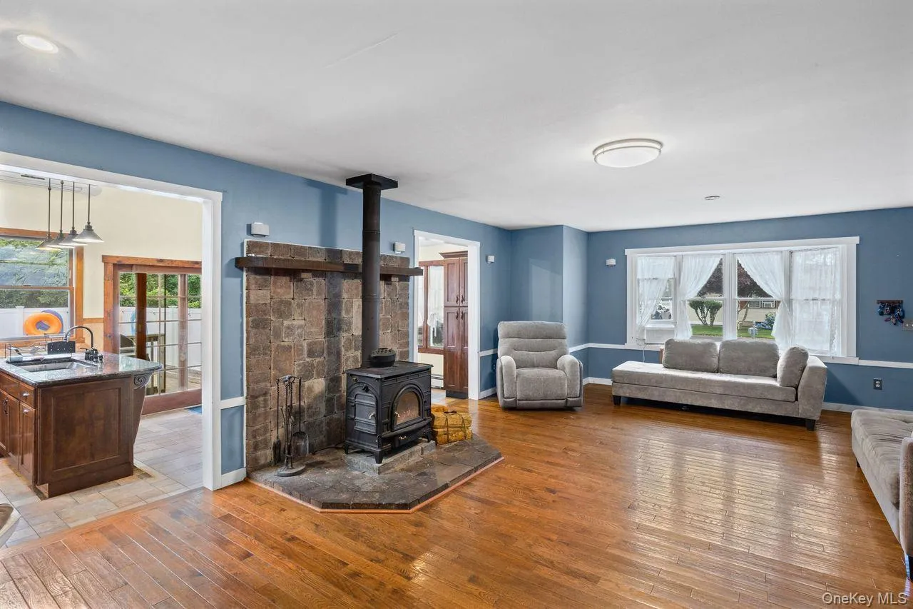 14 Tudor Road, Brookhaven, NY, 4 Bedrooms Bedrooms, 8 Rooms Rooms,2 BathroomsBathrooms,Residential,For Rent,Tudor,0,1025072 14 Tudor Road, Brookhaven, NY, 4 Bedrooms Bedrooms, 8 Rooms Rooms,2 BathroomsBathrooms,Residential,For Rent,Tudor,0,1025072