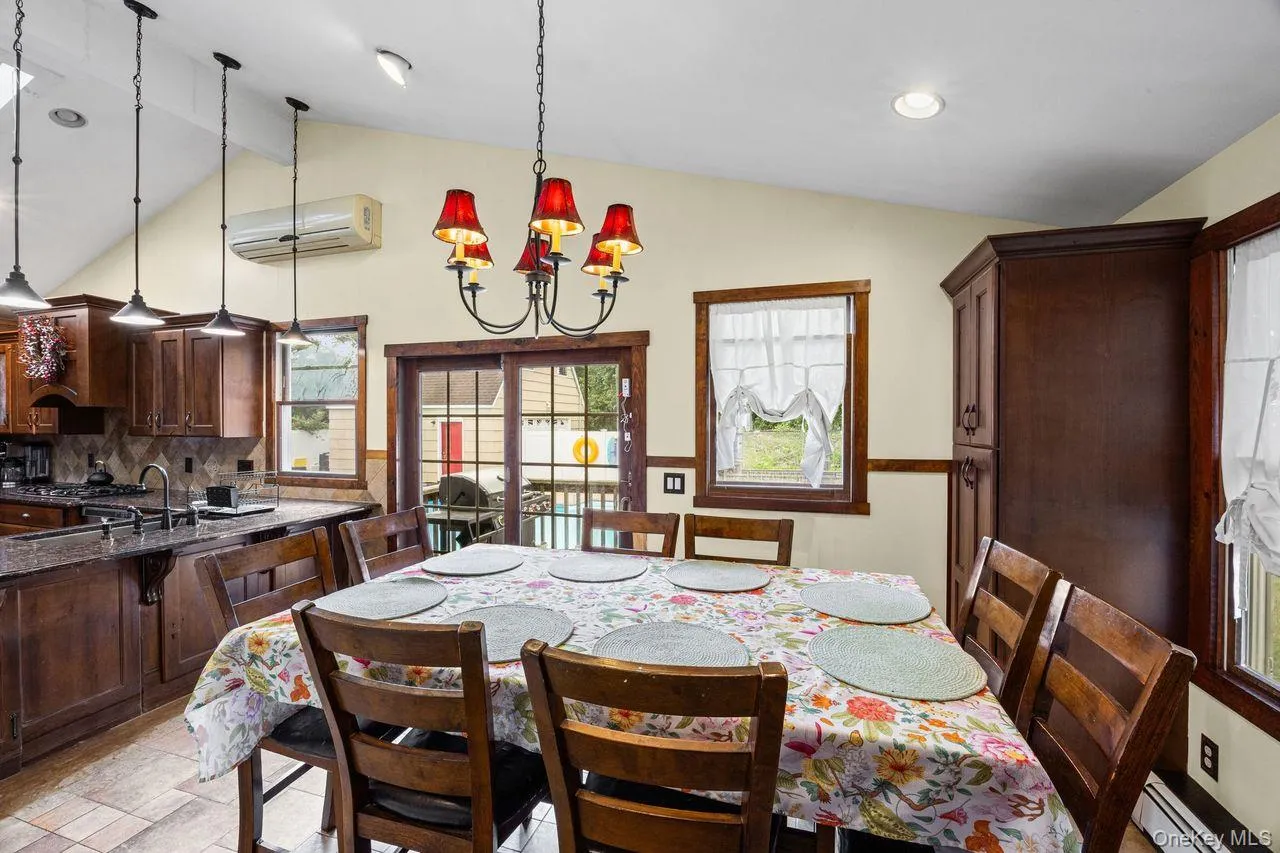 14 Tudor Road, Brookhaven, NY, 4 Bedrooms Bedrooms, 8 Rooms Rooms,2 BathroomsBathrooms,Residential,For Rent,Tudor,0,1025072 14 Tudor Road, Brookhaven, NY, 4 Bedrooms Bedrooms, 8 Rooms Rooms,2 BathroomsBathrooms,Residential,For Rent,Tudor,0,1025072