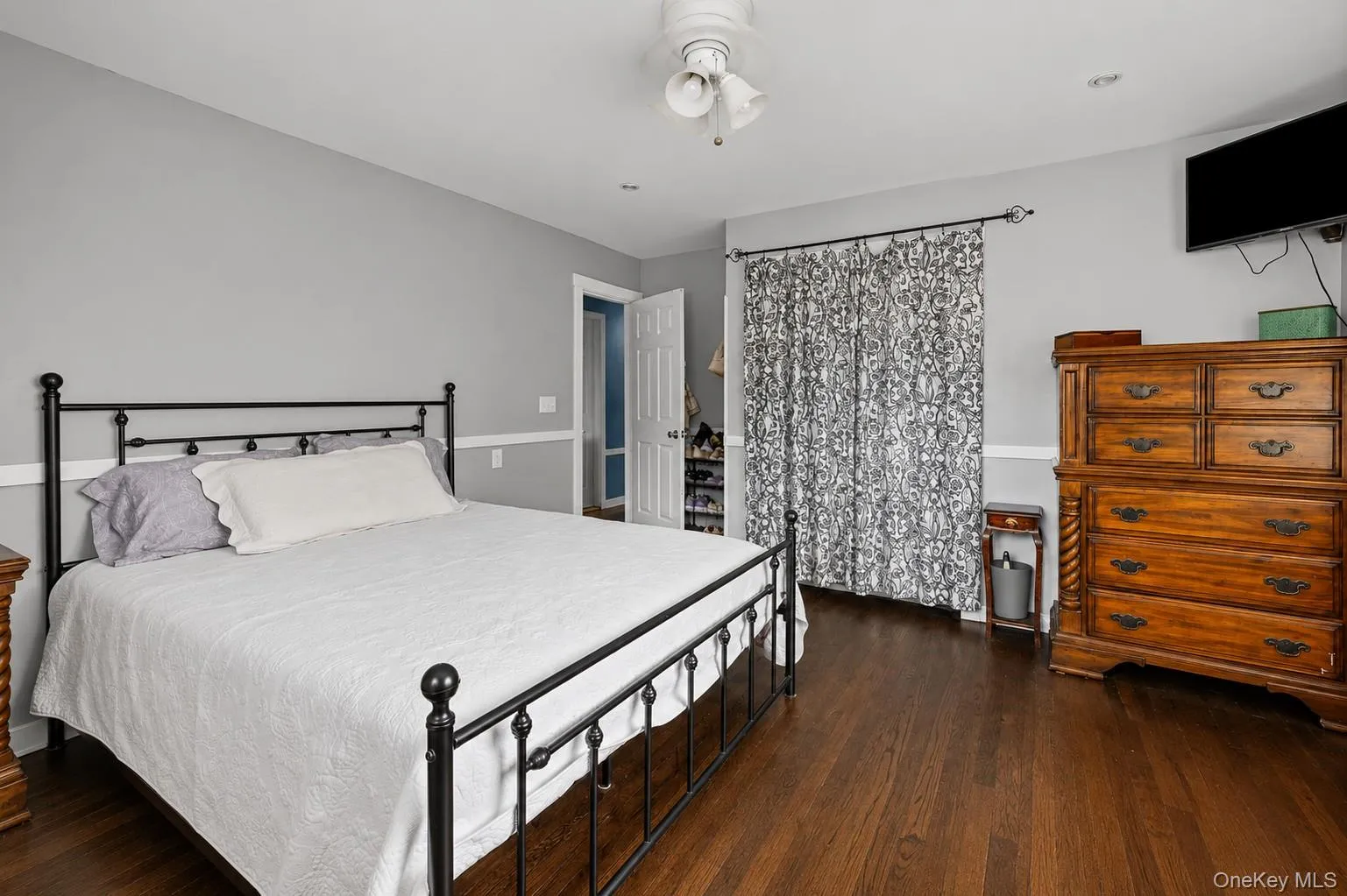 14 Tudor Road, Brookhaven, NY, 4 Bedrooms Bedrooms, 8 Rooms Rooms,2 BathroomsBathrooms,Residential,For Rent,Tudor,0,1025072 14 Tudor Road, Brookhaven, NY, 4 Bedrooms Bedrooms, 8 Rooms Rooms,2 BathroomsBathrooms,Residential,For Rent,Tudor,0,1025072