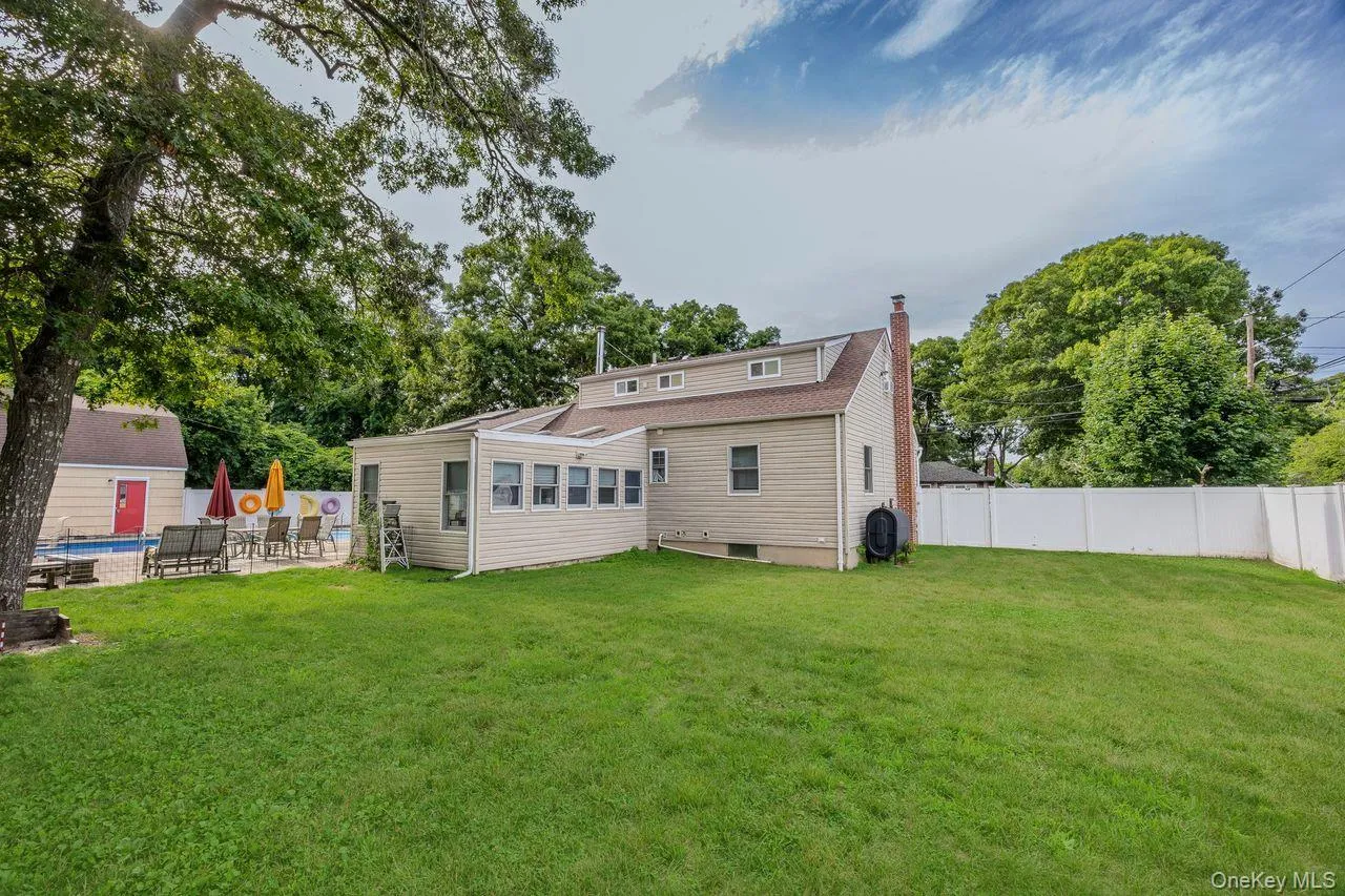 14 Tudor Road, Brookhaven, NY, 4 Bedrooms Bedrooms, 8 Rooms Rooms,2 BathroomsBathrooms,Residential,For Rent,Tudor,0,1025072 14 Tudor Road, Brookhaven, NY, 4 Bedrooms Bedrooms, 8 Rooms Rooms,2 BathroomsBathrooms,Residential,For Rent,Tudor,0,1025072