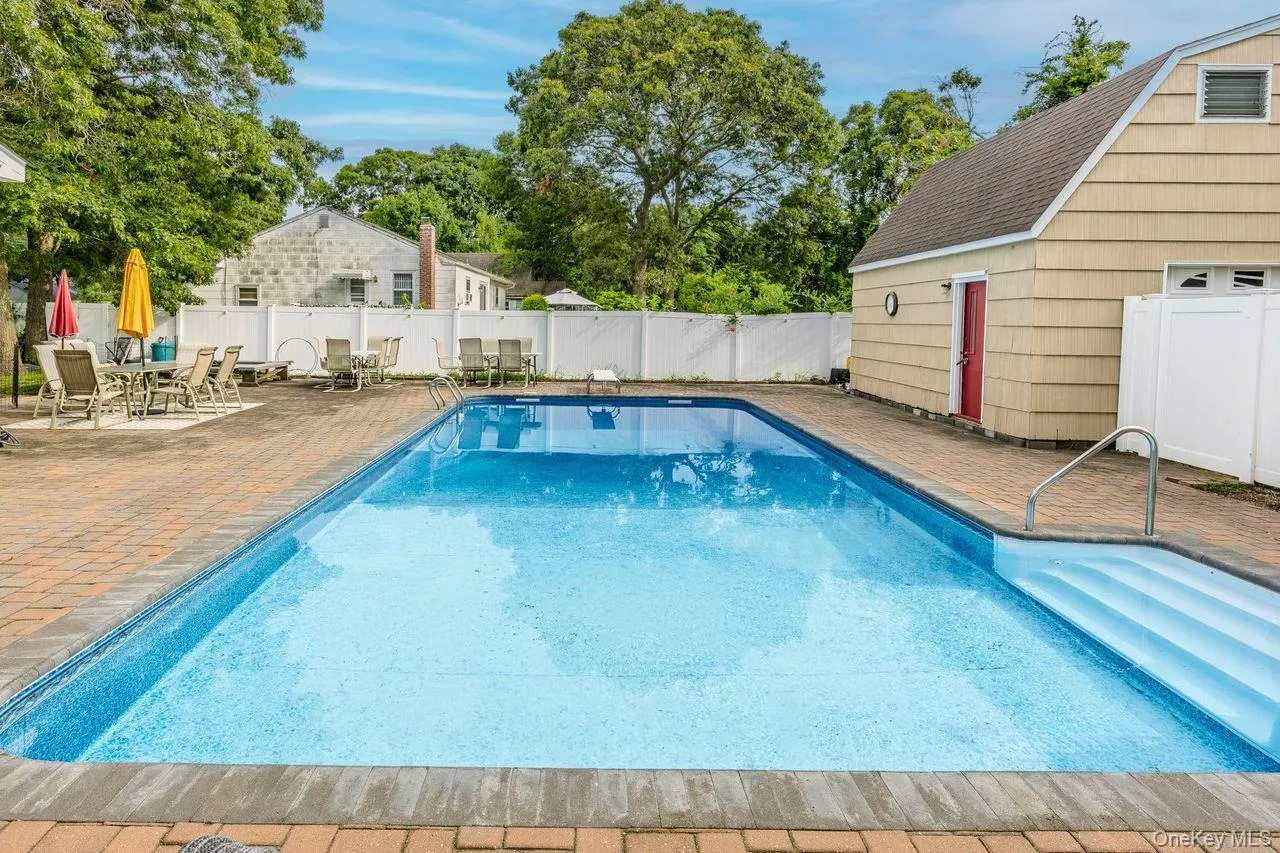 14 Tudor Road, Brookhaven, NY, 4 Bedrooms Bedrooms, 8 Rooms Rooms,2 BathroomsBathrooms,Residential,For Rent,Tudor,0,1025072 14 Tudor Road, Brookhaven, NY, 4 Bedrooms Bedrooms, 8 Rooms Rooms,2 BathroomsBathrooms,Residential,For Rent,Tudor,0,1025072