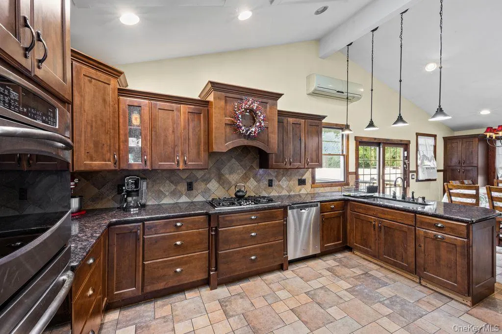 14 Tudor Road, Brookhaven, NY, 4 Bedrooms Bedrooms, 8 Rooms Rooms,2 BathroomsBathrooms,Residential,For Rent,Tudor,0,1025072 14 Tudor Road, Brookhaven, NY, 4 Bedrooms Bedrooms, 8 Rooms Rooms,2 BathroomsBathrooms,Residential,For Rent,Tudor,0,1025072