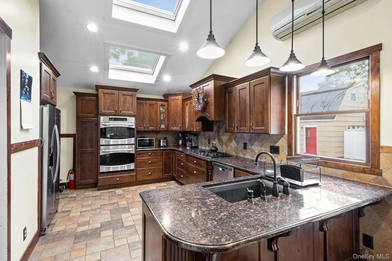 14 Tudor Road, Brookhaven, NY, 4 Bedrooms Bedrooms, 8 Rooms Rooms,2 BathroomsBathrooms,Residential,For Rent,Tudor,0,1025072 14 Tudor Road, Brookhaven, NY, 4 Bedrooms Bedrooms, 8 Rooms Rooms,2 BathroomsBathrooms,Residential,For Rent,Tudor,0,1025072