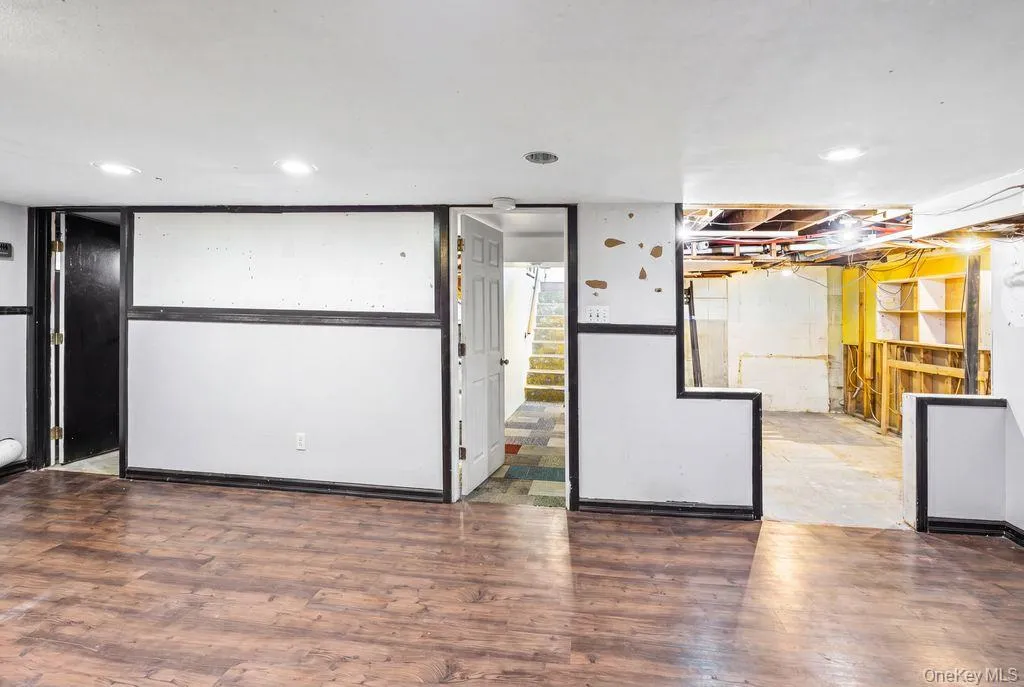 14 Tudor Road, Brookhaven, NY, 4 Bedrooms Bedrooms, 8 Rooms Rooms,2 BathroomsBathrooms,Residential,For Rent,Tudor,0,1025072 14 Tudor Road, Brookhaven, NY, 4 Bedrooms Bedrooms, 8 Rooms Rooms,2 BathroomsBathrooms,Residential,For Rent,Tudor,0,1025072