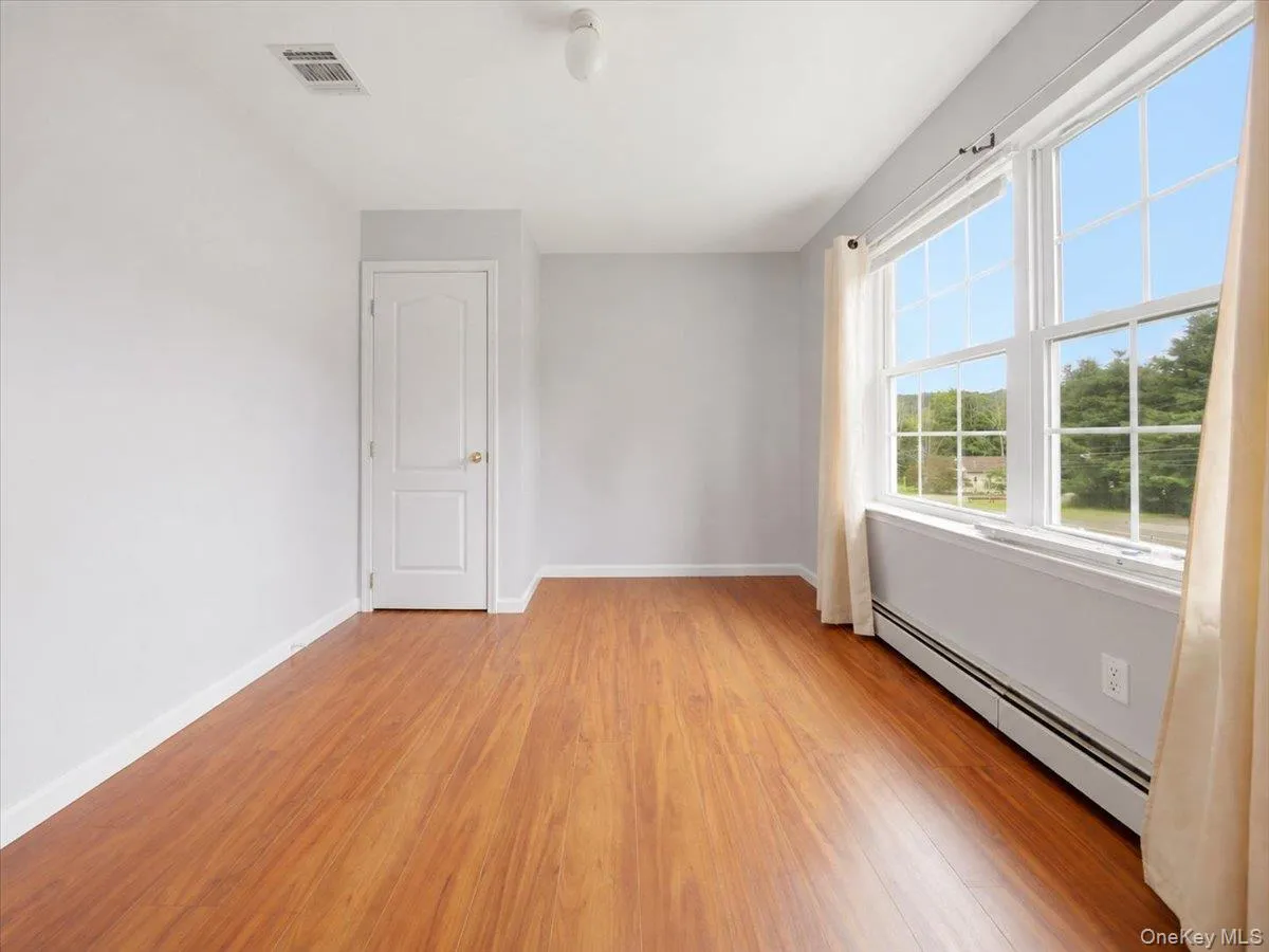 977 Mt Hope Road, Middletown, NY, 4 Bedrooms Bedrooms, 8 Rooms Rooms,2 BathroomsBathrooms,Residential,For Rent,Mt Hope,0,1025075 977 Mt Hope Road, Middletown, NY, 4 Bedrooms Bedrooms, 8 Rooms Rooms,2 BathroomsBathrooms,Residential,For Rent,Mt Hope,0,1025075