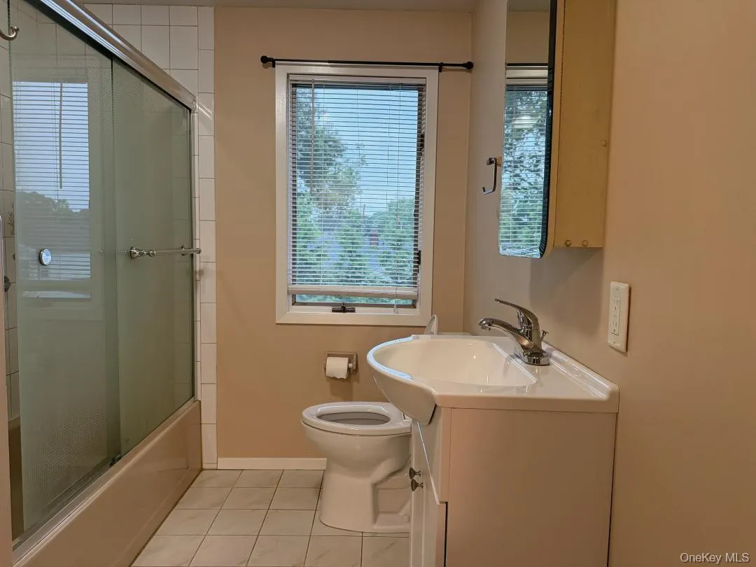 508 N. Broome Avenue, Babylon, NY, 1 Bedroom Bedrooms, 4 Rooms Rooms,1 BathroomBathrooms,Residential Lease,For Rent,Broome,0,1025078 508 N. Broome Avenue, Babylon, NY, 1 Bedroom Bedrooms, 4 Rooms Rooms,1 BathroomBathrooms,Residential Lease,For Rent,Broome,0,1025078