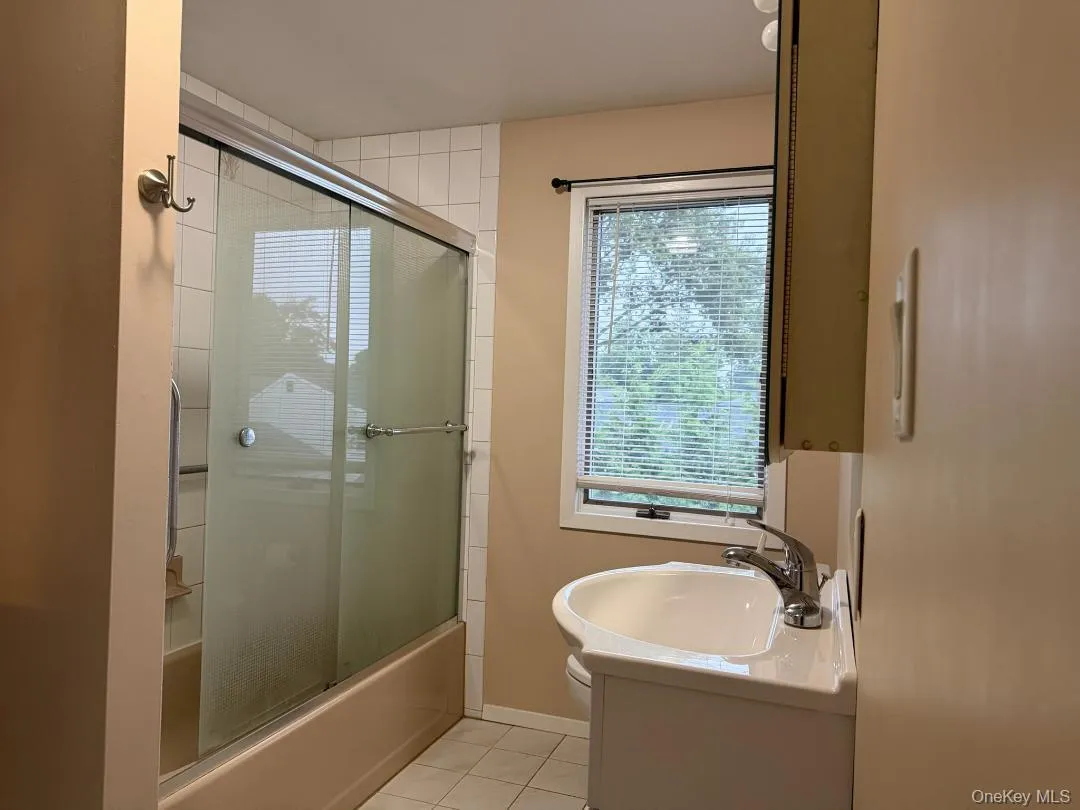 508 N. Broome Avenue, Babylon, NY, 1 Bedroom Bedrooms, 4 Rooms Rooms,1 BathroomBathrooms,Residential Lease,For Rent,Broome,0,1025078 508 N. Broome Avenue, Babylon, NY, 1 Bedroom Bedrooms, 4 Rooms Rooms,1 BathroomBathrooms,Residential Lease,For Rent,Broome,0,1025078
