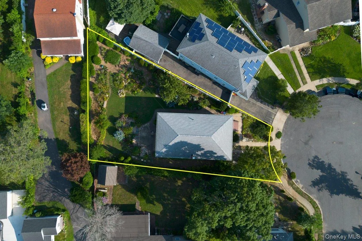 2 Atlas Court, North Hempstead, NY, 4 Bedrooms Bedrooms, 6 Rooms Rooms,1 BathroomBathrooms,Residential,For Rent,Atlas,0,1025084 2 Atlas Court, North Hempstead, NY, 4 Bedrooms Bedrooms, 6 Rooms Rooms,1 BathroomBathrooms,Residential,For Rent,Atlas,0,1025084