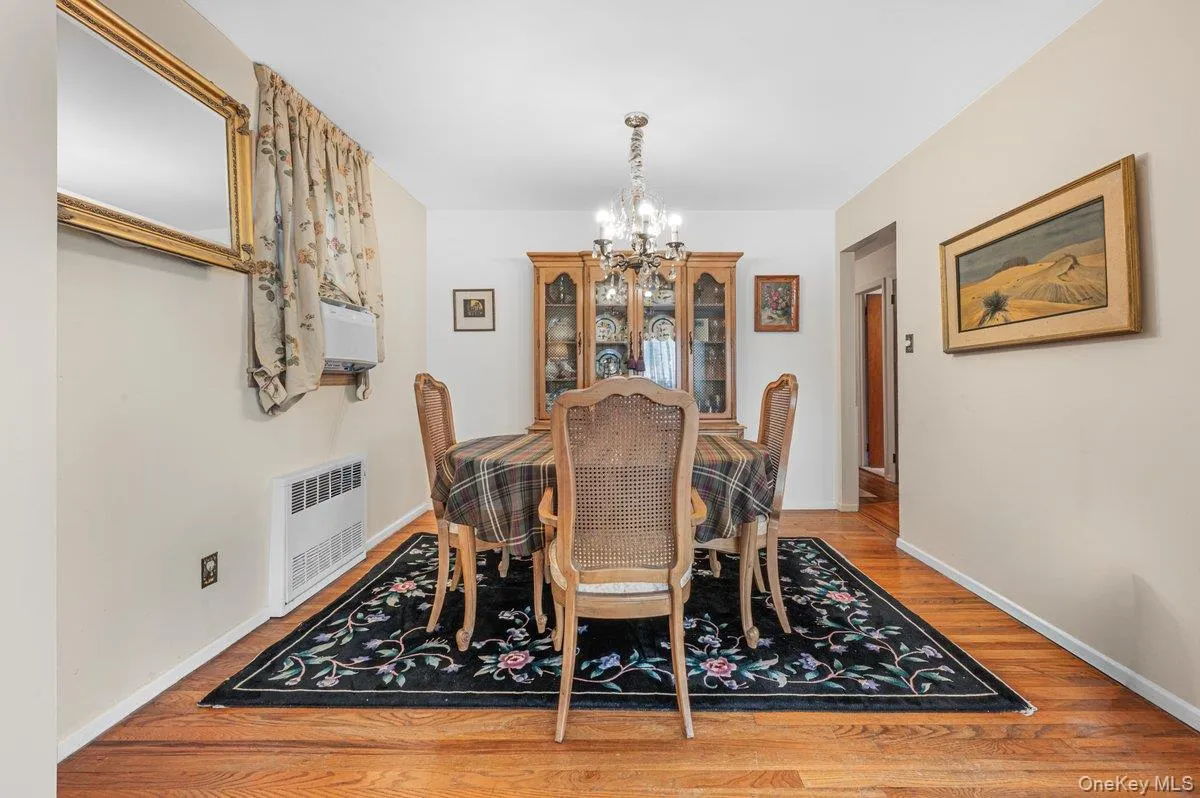 2 Atlas Court, North Hempstead, NY, 4 Bedrooms Bedrooms, 6 Rooms Rooms,1 BathroomBathrooms,Residential,For Rent,Atlas,0,1025084 2 Atlas Court, North Hempstead, NY, 4 Bedrooms Bedrooms, 6 Rooms Rooms,1 BathroomBathrooms,Residential,For Rent,Atlas,0,1025084
