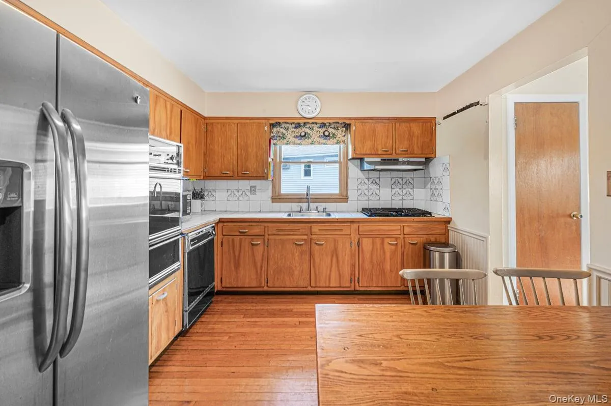 2 Atlas Court, North Hempstead, NY, 4 Bedrooms Bedrooms, 6 Rooms Rooms,1 BathroomBathrooms,Residential,For Rent,Atlas,0,1025084 2 Atlas Court, North Hempstead, NY, 4 Bedrooms Bedrooms, 6 Rooms Rooms,1 BathroomBathrooms,Residential,For Rent,Atlas,0,1025084