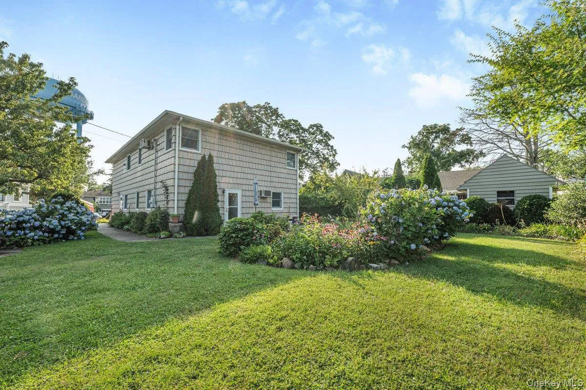2 Atlas Court, North Hempstead, NY, 4 Bedrooms Bedrooms, 6 Rooms Rooms,1 BathroomBathrooms,Residential,For Rent,Atlas,0,1025084 2 Atlas Court, North Hempstead, NY, 4 Bedrooms Bedrooms, 6 Rooms Rooms,1 BathroomBathrooms,Residential,For Rent,Atlas,0,1025084