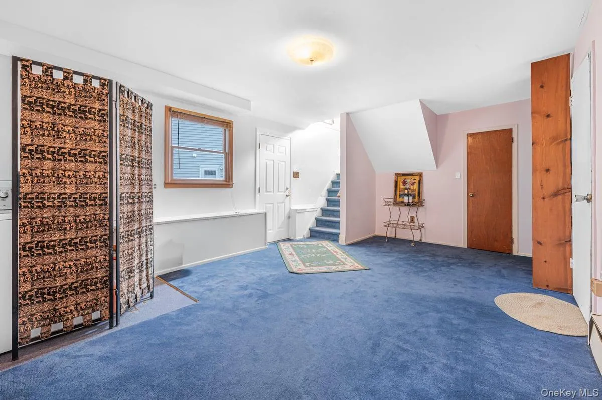 2 Atlas Court, North Hempstead, NY, 4 Bedrooms Bedrooms, 6 Rooms Rooms,1 BathroomBathrooms,Residential,For Rent,Atlas,0,1025084 2 Atlas Court, North Hempstead, NY, 4 Bedrooms Bedrooms, 6 Rooms Rooms,1 BathroomBathrooms,Residential,For Rent,Atlas,0,1025084
