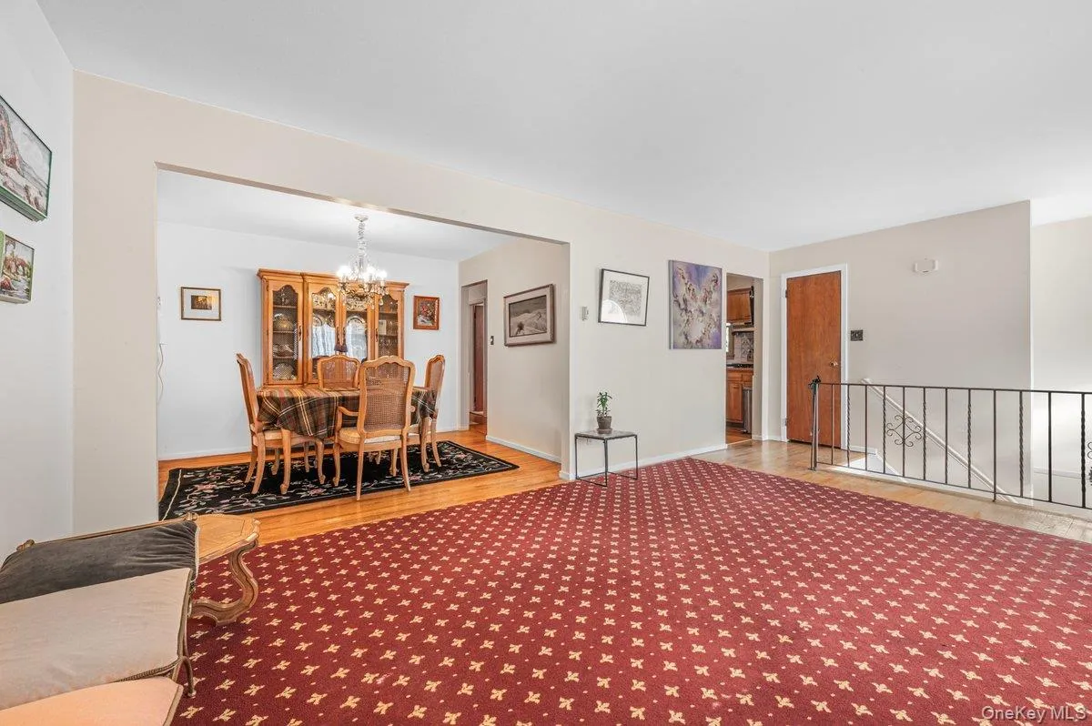 2 Atlas Court, North Hempstead, NY, 4 Bedrooms Bedrooms, 6 Rooms Rooms,1 BathroomBathrooms,Residential,For Rent,Atlas,0,1025084 2 Atlas Court, North Hempstead, NY, 4 Bedrooms Bedrooms, 6 Rooms Rooms,1 BathroomBathrooms,Residential,For Rent,Atlas,0,1025084