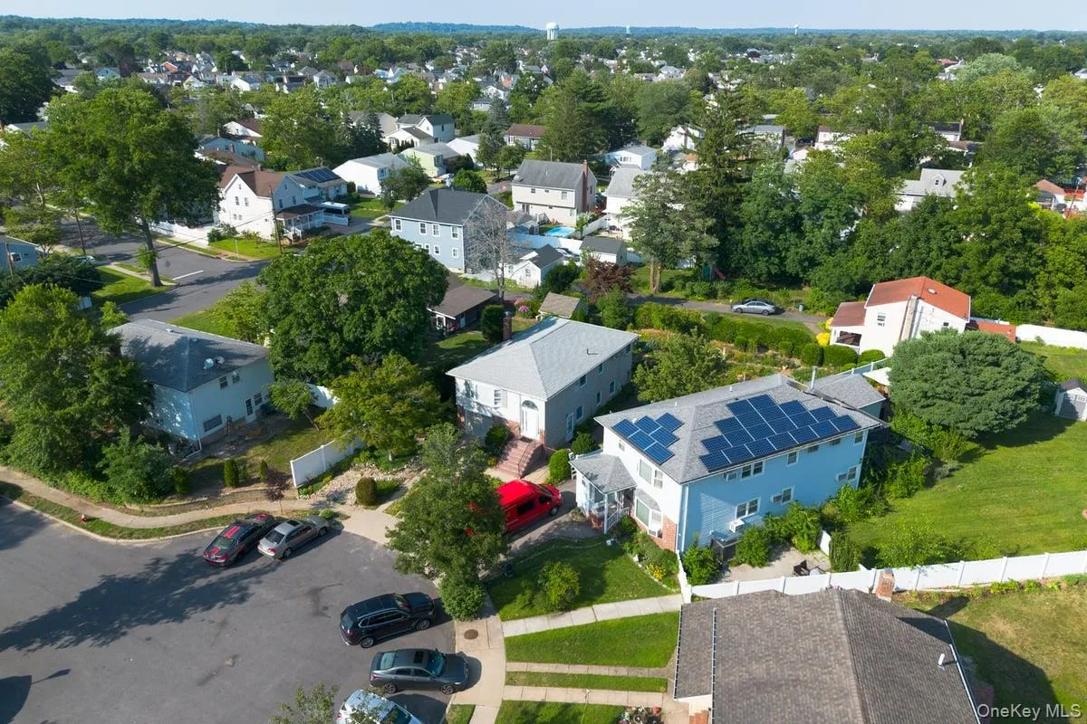 2 Atlas Court, North Hempstead, NY, 4 Bedrooms Bedrooms, 6 Rooms Rooms,1 BathroomBathrooms,Residential,For Rent,Atlas,0,1025084 2 Atlas Court, North Hempstead, NY, 4 Bedrooms Bedrooms, 6 Rooms Rooms,1 BathroomBathrooms,Residential,For Rent,Atlas,0,1025084