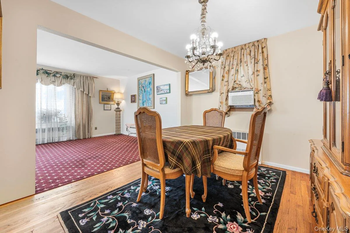 2 Atlas Court, North Hempstead, NY, 4 Bedrooms Bedrooms, 6 Rooms Rooms,1 BathroomBathrooms,Residential,For Rent,Atlas,0,1025084 2 Atlas Court, North Hempstead, NY, 4 Bedrooms Bedrooms, 6 Rooms Rooms,1 BathroomBathrooms,Residential,For Rent,Atlas,0,1025084