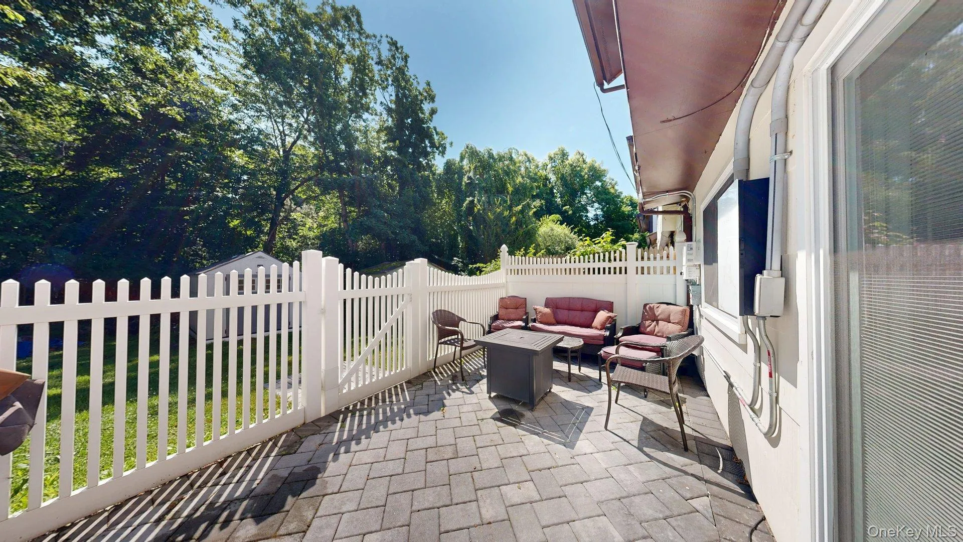 10 Amesworth Court, Brookhaven, NY, 3 Bedrooms Bedrooms, 6 Rooms Rooms,1 BathroomBathrooms,Residential,For Rent,Amesworth,0,1025089 10 Amesworth Court, Brookhaven, NY, 3 Bedrooms Bedrooms, 6 Rooms Rooms,1 BathroomBathrooms,Residential,For Rent,Amesworth,0,1025089