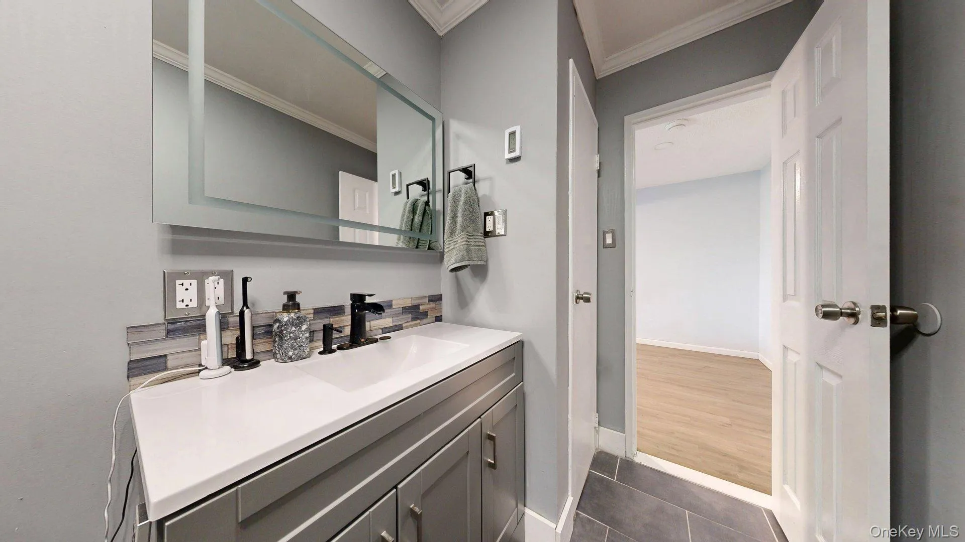10 Amesworth Court, Brookhaven, NY, 3 Bedrooms Bedrooms, 6 Rooms Rooms,1 BathroomBathrooms,Residential,For Rent,Amesworth,0,1025089 10 Amesworth Court, Brookhaven, NY, 3 Bedrooms Bedrooms, 6 Rooms Rooms,1 BathroomBathrooms,Residential,For Rent,Amesworth,0,1025089